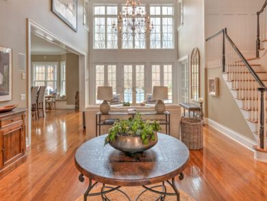 Posh Five Bedrooms Residence in The Hamptons Posh Five Bedrooms Residence in The Hamptons
